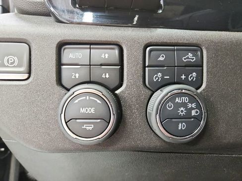 Used 2024 Chevrolet Silverado 3500 High Country w/ Technology Package AWD/4WD image 21