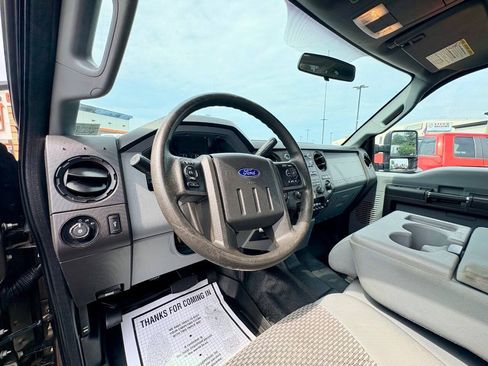 Used 2015 Ford F250 XL w/ Power Equipment Group AWD/4WD image 12