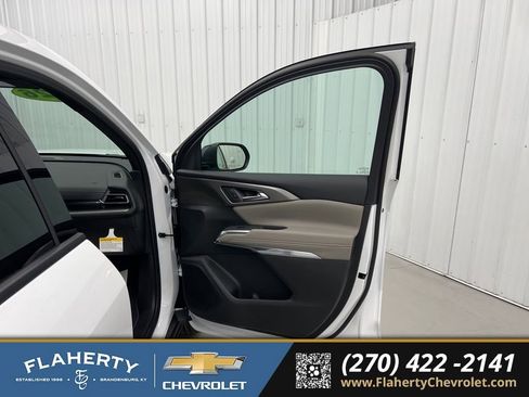 New 2026 Chevrolet Traverse LT FWD image 14