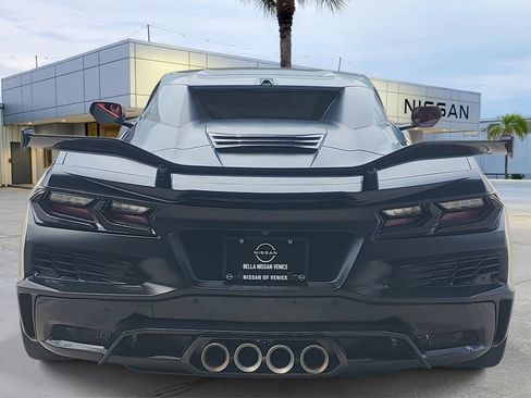 Used 2024 Chevrolet Corvette Z06 RWD image 6