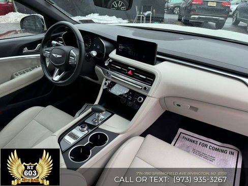 Used 2025 Genesis G70 2.5T image 11