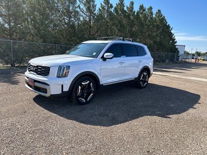Used 2024 Kia Telluride S w/ S Sunroof Package