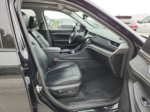 Used 2023 Jeep Grand Cherokee Limited image 21