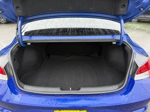 Used 2023 Hyundai Elantra Blue image 14