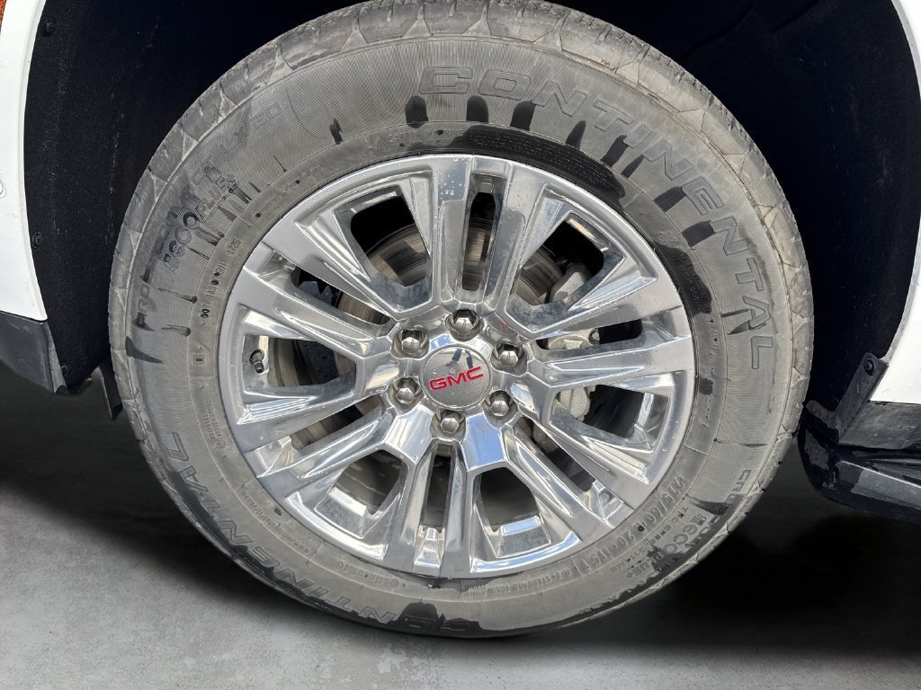 Used 2025 GMC Yukon XL Denali AWD/4WD image 15