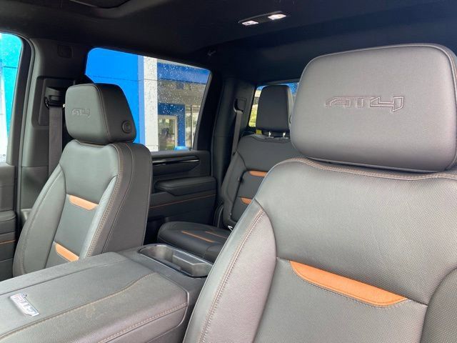 Used 2025 GMC Sierra 2500 AT4 AWD/4WD image 10