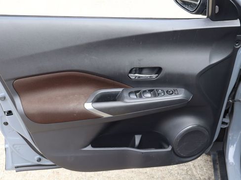 Used 2021 Nissan Kicks SR w/ Exterior Package FWD image 16