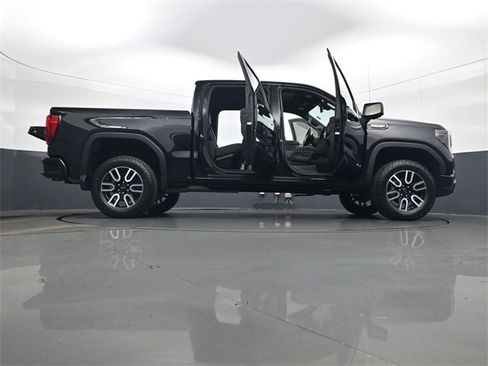 Used 2023 GMC Sierra 1500 AT4 w/ Technology Package image 33
