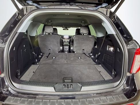 Used 2022 Ford Explorer XLT w/ Equipment Group 202A image 26