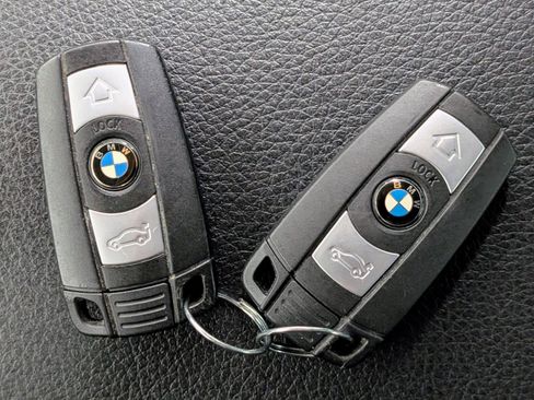 Used 2011 BMW 335i xDrive Sedan AWD/4WD image 37