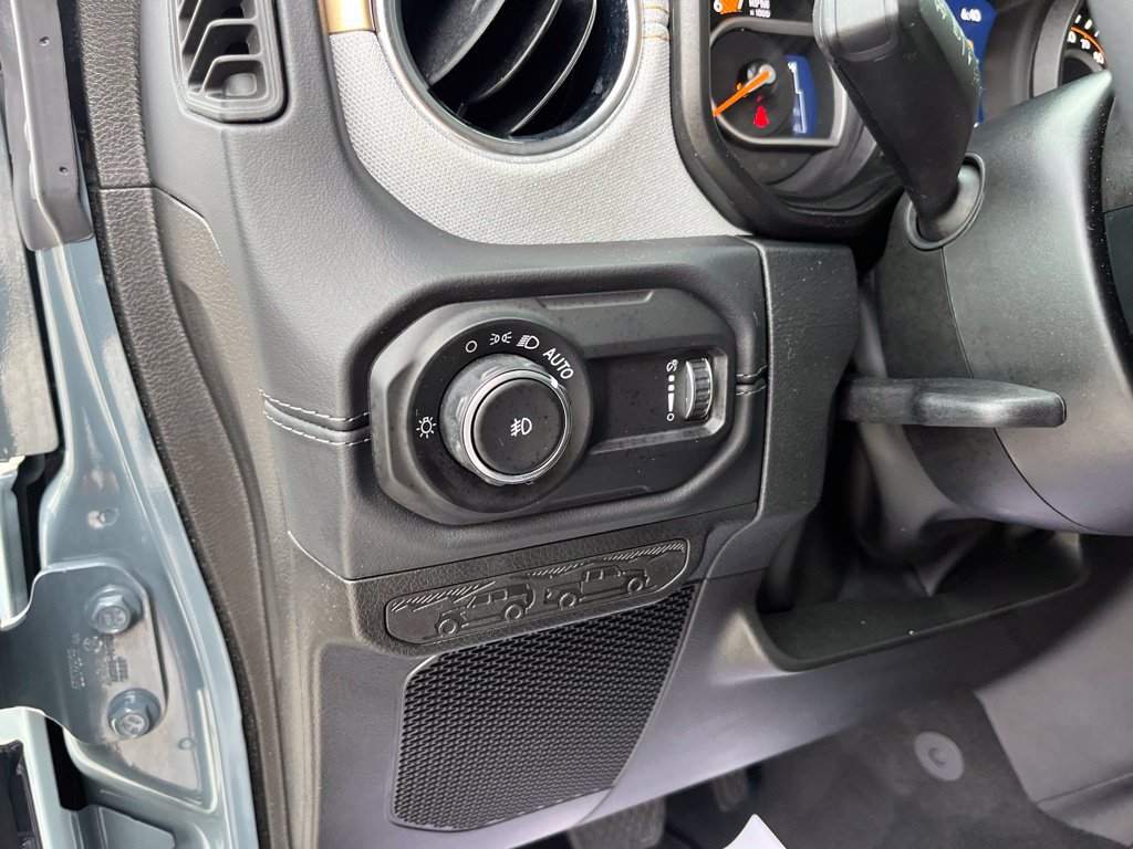 Used 2026 Jeep Wrangler Unlimited Sahara AWD/4WD image 8
