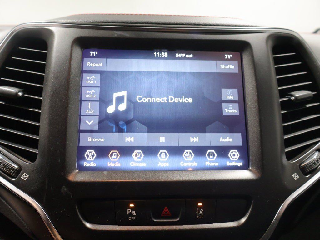 Used 2021 Jeep Cherokee Trailhawk w/ Comfort/Convenience Group AWD/4WD image 24