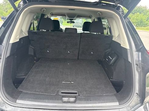 Used 2024 Nissan Rogue SV FWD image 11