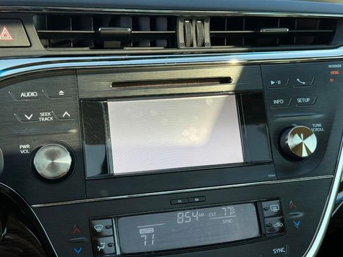 Used 2013 Toyota Avalon XLE Premium FWD image 25