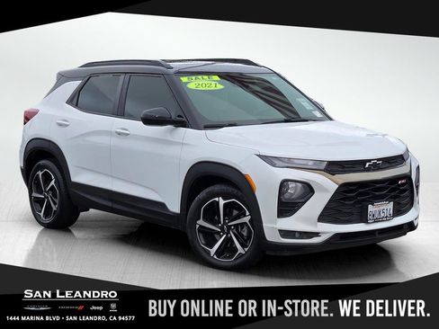 Used 2021 Chevrolet TrailBlazer RS w/ Sun and Liftgate Package FWD image 1