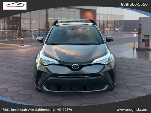Used 2022 Toyota C-HR XLE FWD image 7