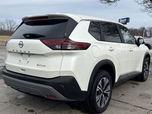 Used 2023 Nissan Rogue SV image 8