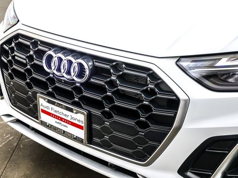 Used 2024 Audi Q5 e Premium Plus image 13