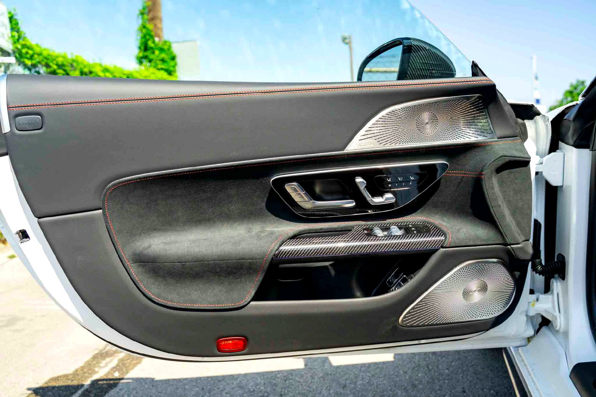 New 2026 Mercedes-Benz SL 63 AMG S e Performance 4MATIC image 7