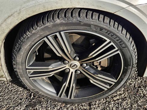 Used 2021 Volvo S60 T8 Inscription w/ Climate Package image 9