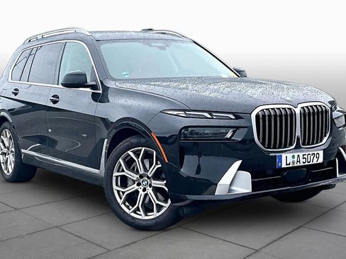 Used 2023 BMW X7 xDrive40i w/ Premium Package AWD/4WD image 3