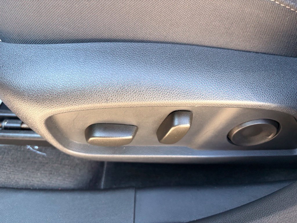 Used 2026 Chevrolet Equinox LT w/ Convenience Package II AWD/4WD image 11