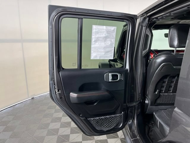 Used 2018 Jeep Wrangler Unlimited Rubicon w/ Dual Top Group AWD/4WD image 38