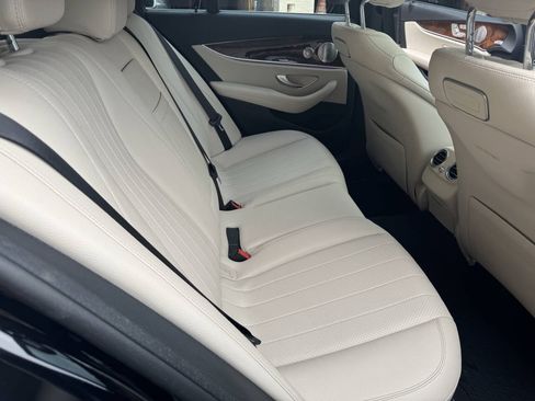 Used 2019 Mercedes-Benz E 300 4MATIC image 27