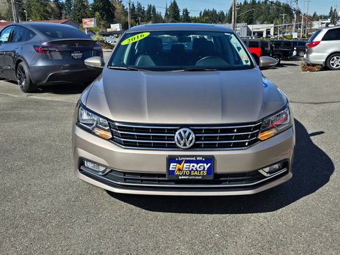 Used 2016 Volkswagen Passat 1.8T SE image 9