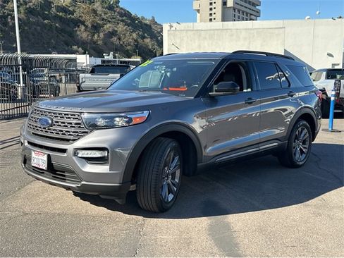 Used 2022 Ford Explorer XLT w/ Equipment Group 202A image 10