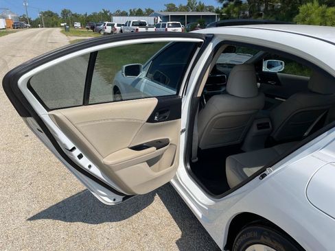 Used 2013 Honda Accord EX-L image 11