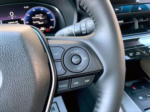 Used 2023 Toyota Venza Limited image 20