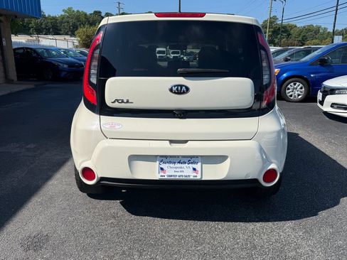 Used 2015 Kia Soul ! w/ Umber Package 1 FWD image 6