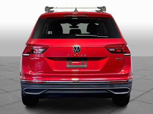Used 2022 Volkswagen Tiguan SE w/ Panoramic Sunroof Package image 5