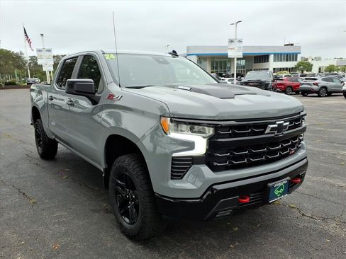 Used 2024 Chevrolet Silverado 1500 LT Trail Boss w/ Convenience Package II AWD/4WD image 1