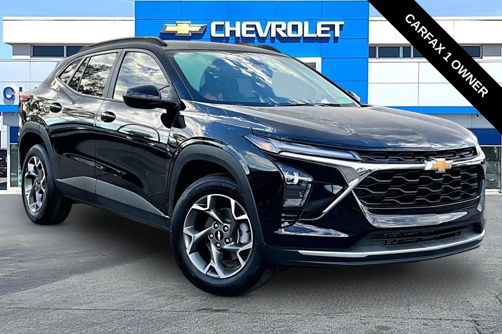 Used 2025 Chevrolet Trax LT w/ Driver Confidence Package FWD image 1