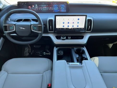New 2026 Ford Expedition Max Active AWD/4WD image 3