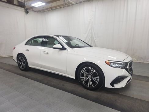 Used 2024 Mercedes-Benz E 350 4MATIC Sedan image 3