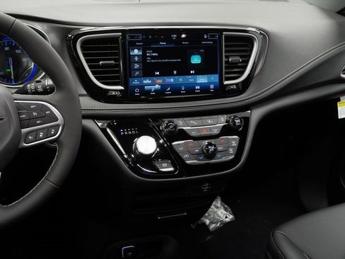 New 2026 Chrysler Pacifica Select image 20