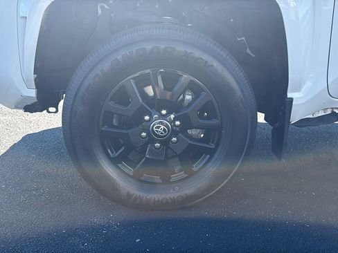 Used 2024 Toyota Tacoma SR5 AWD/4WD image 9