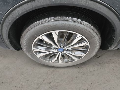 Used 2022 Ford Escape SEL w/ SEL Stealth AWD Package image 9