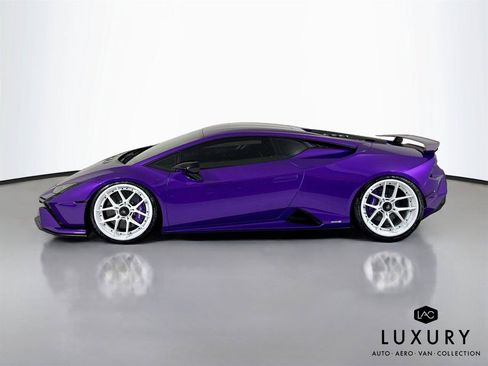 Used 2023 Lamborghini Huracan Tecnica RWD image 9