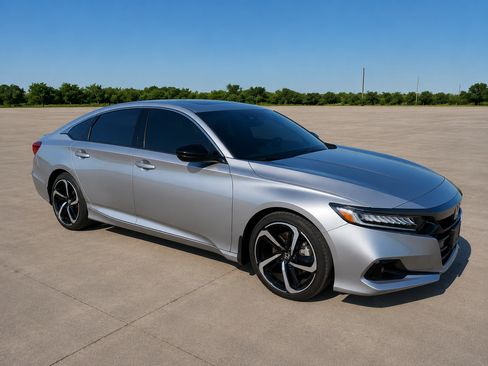 Used 2022 Honda Accord Sport image 5