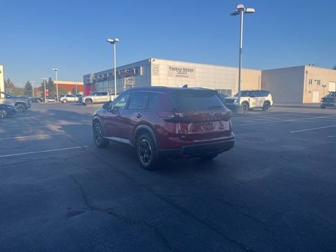 Certified 2024 Nissan Rogue SV w/ SV Premium Package image 5