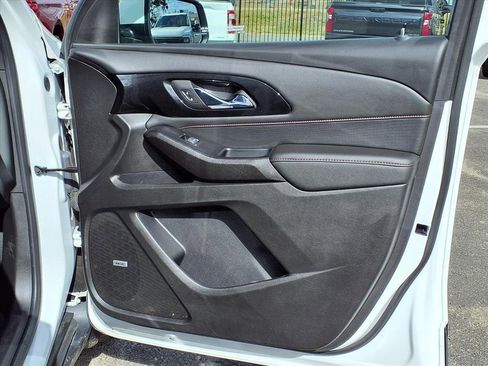 Used 2023 Chevrolet Traverse RS image 12
