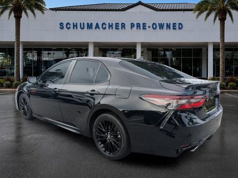 Used 2022 Toyota Camry SE w/ Convenience Package FWD image 5