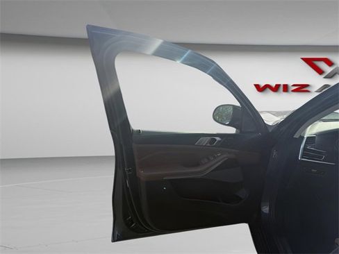 Used 2019 BMW X7 xDrive40i w/ Premium Package image 13