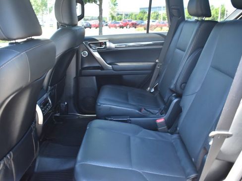 Used 2023 Lexus GX 460 Luxury w/ Sport Design Package AWD/4WD image 15