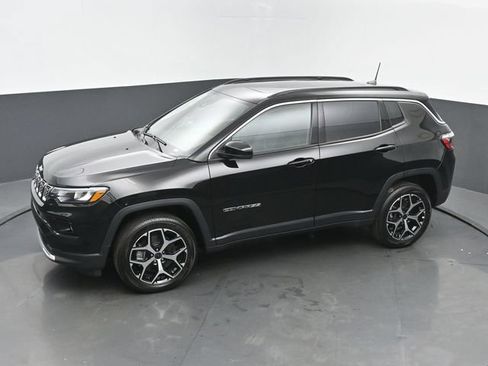 New 2026 Jeep Compass Limited w/ Sun, Sound & Navigation Group AWD/4WD image 42
