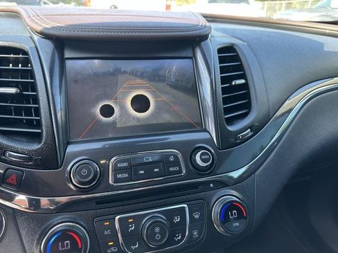 Used 2015 Chevrolet Impala LT FWD image 11